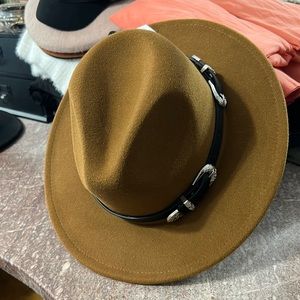 Time and tru rancher style felt hat